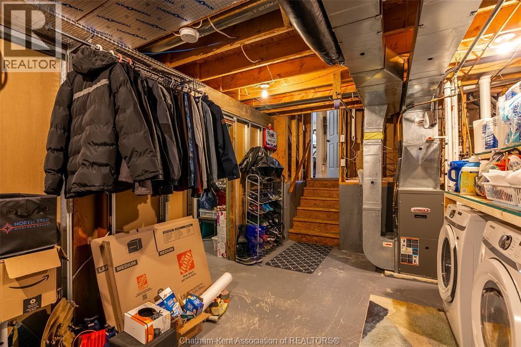 192 Woods Street, Chatham, ON - Indoor Photo Showing Laundry Room