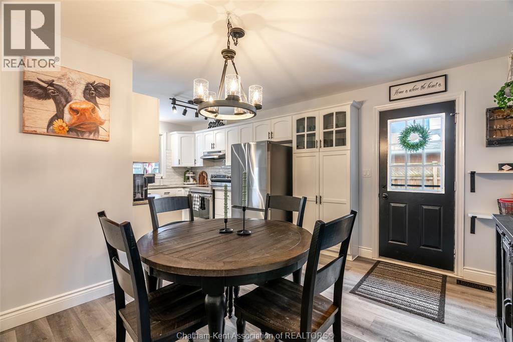 192 Woods Street, Chatham, ON - Indoor Photo Showing Dining Room
