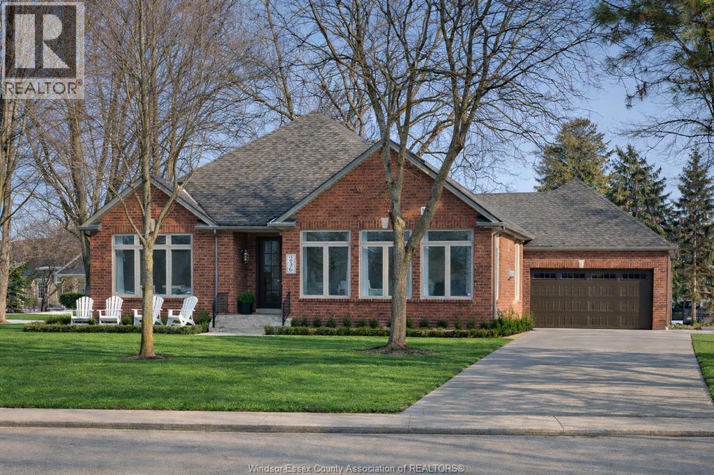 256 Pentilly Road, Tecumseh, ON - Outdoor With Facade
