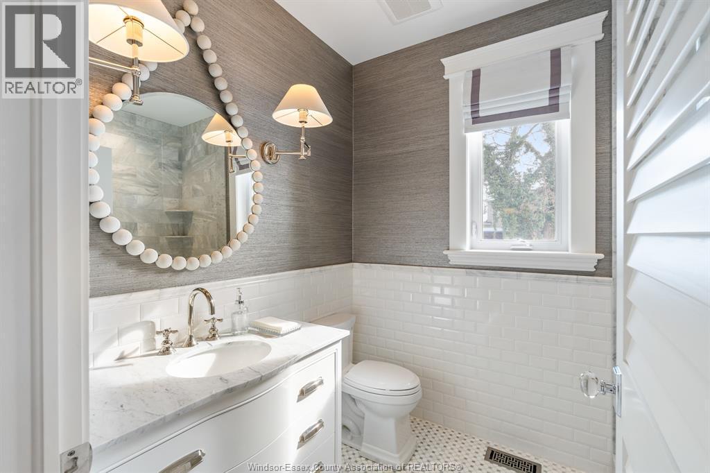256 Pentilly Road, Tecumseh, ON - Indoor Photo Showing Bathroom