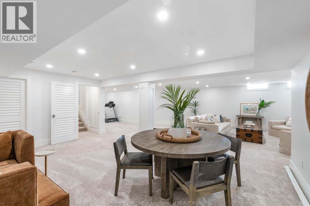 256 Pentilly Road, Tecumseh, ON - Indoor Photo Showing Dining Room