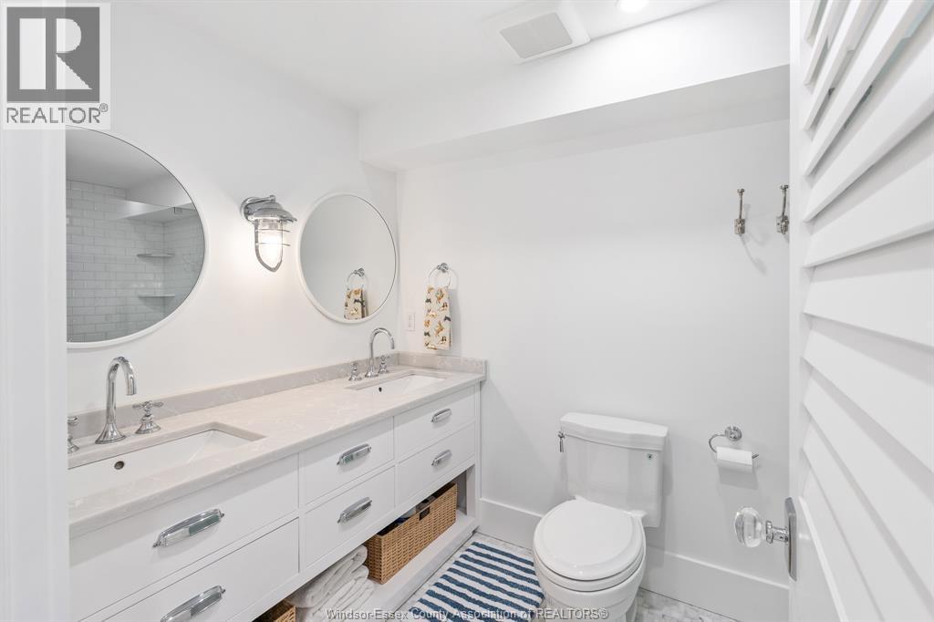 256 Pentilly Road, Tecumseh, ON - Indoor Photo Showing Bathroom