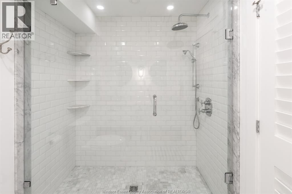 256 Pentilly Road, Tecumseh, ON - Indoor Photo Showing Bathroom