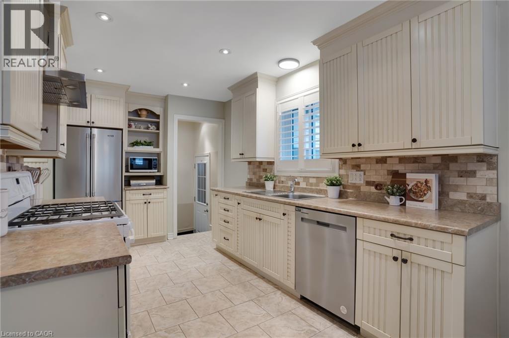 14 Hearth Crescent, Kitchener, ON - Indoor Photo Showing Kitchen With Double Sink