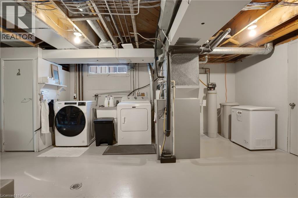 14 Hearth Crescent, Kitchener, ON - Indoor Photo Showing Laundry Room