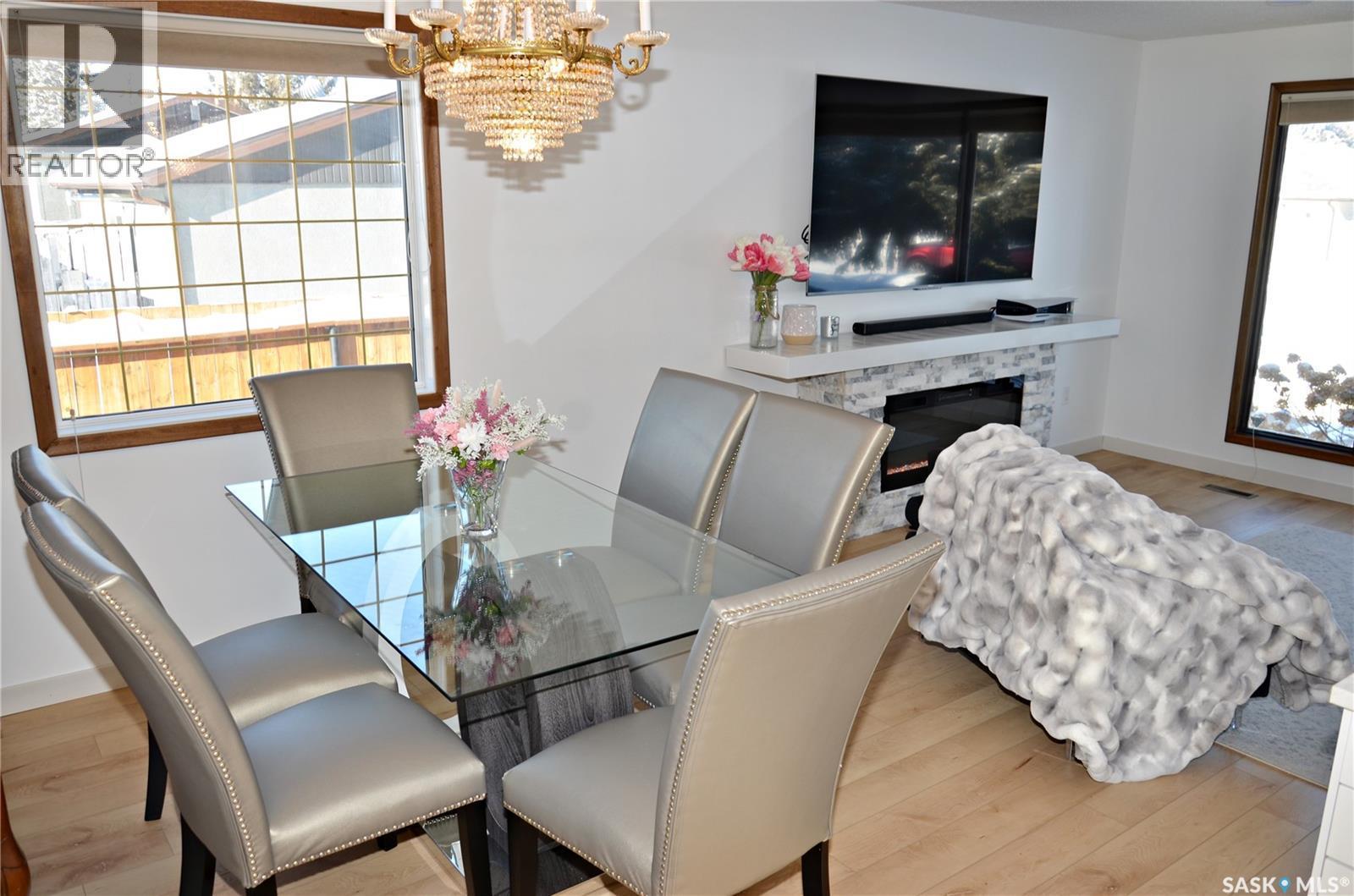 28 Malta Crescent, Saskatoon, SK - Indoor Photo Showing Dining Room