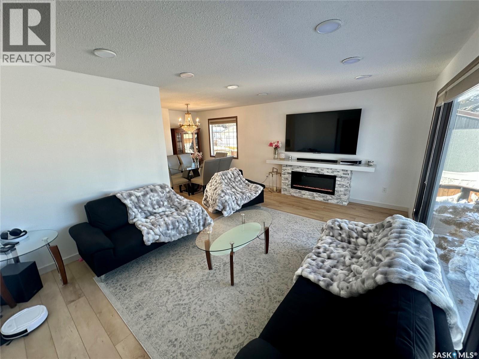 28 Malta Crescent, Saskatoon, SK - Indoor Photo Showing Living Room