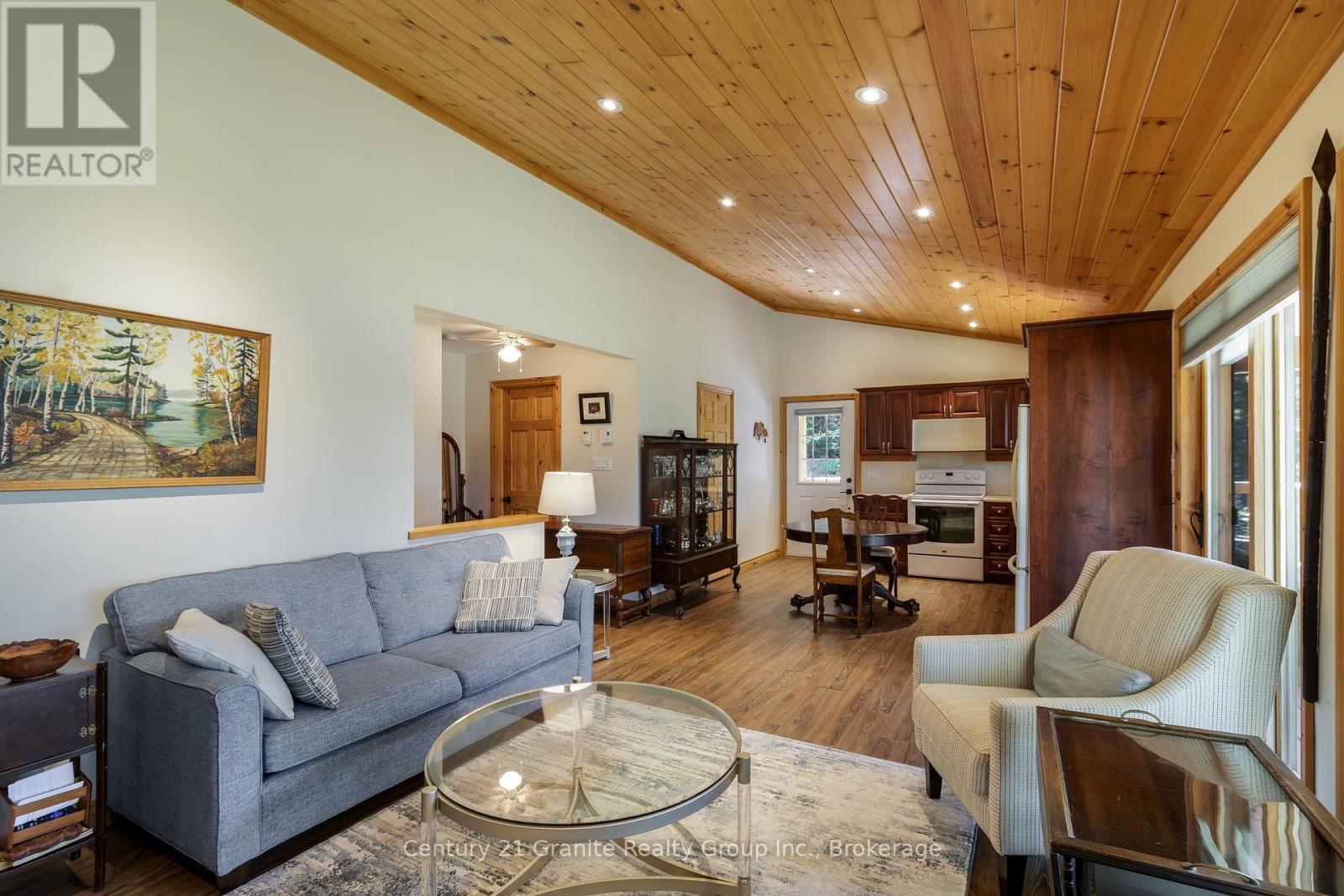 1219 Marathon Drive, Minden Hills (Minden), ON - Indoor Photo Showing Living Room