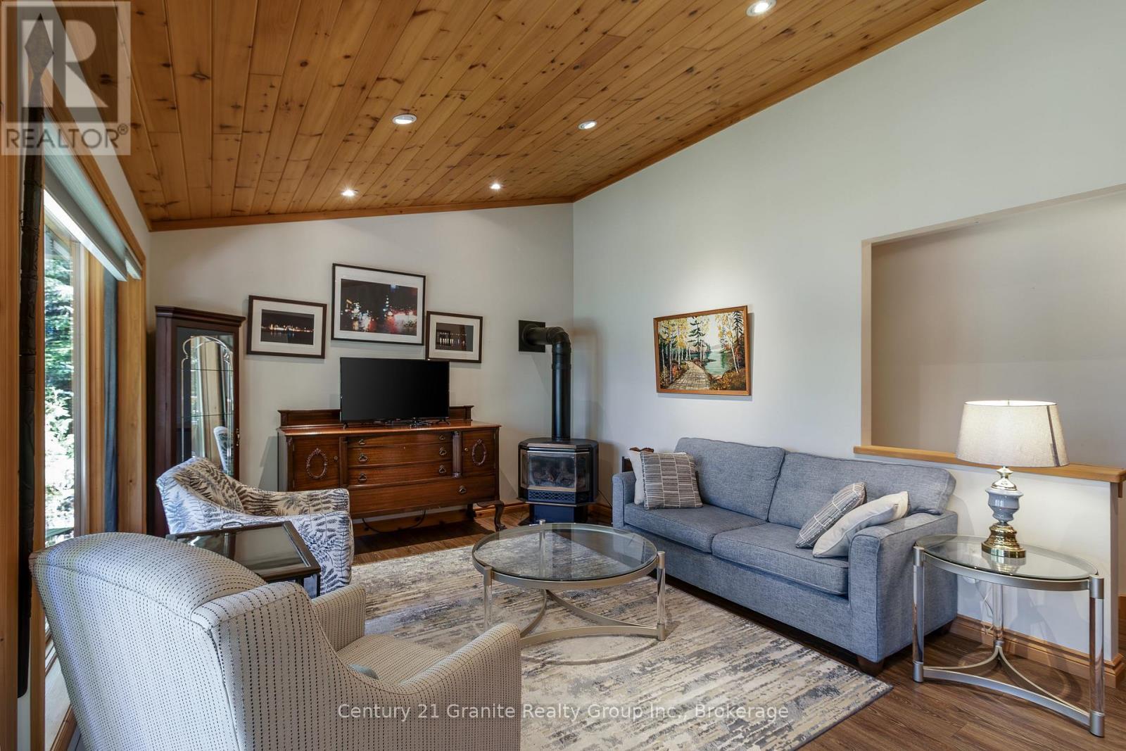 1219 Marathon Drive, Minden Hills (Minden), ON - Indoor Photo Showing Living Room