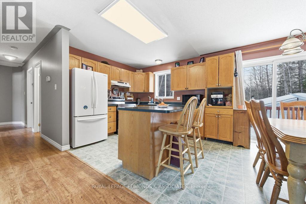 28 Bob Seguin Drive, Laurentian Hills, ON - Indoor