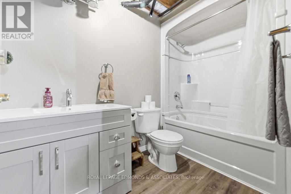 28 Bob Seguin Drive, Laurentian Hills, ON - Indoor Photo Showing Bathroom