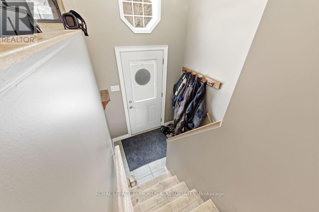 28 Bob Seguin Drive, Laurentian Hills, ON - Indoor Photo Showing Other Room