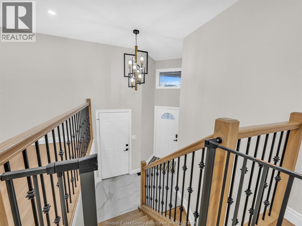 433 Rosewood, Lakeshore, ON - Indoor Photo Showing Other Room