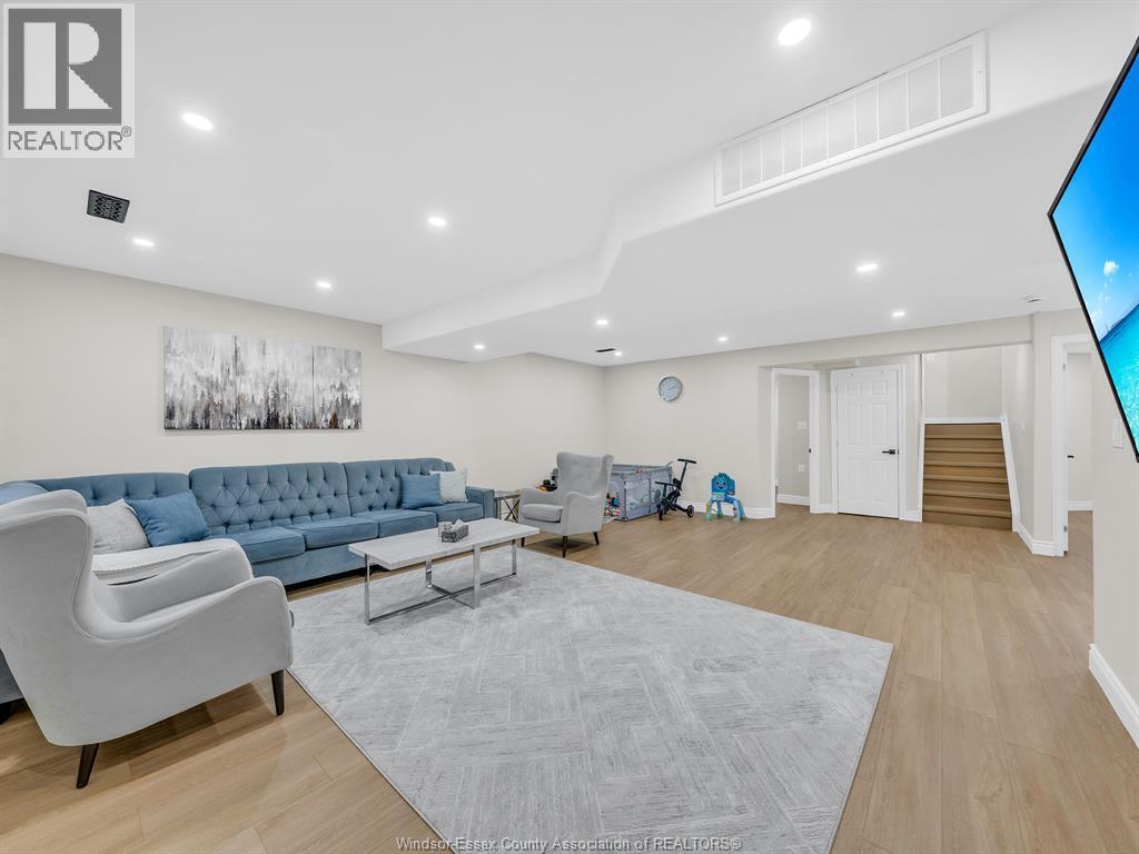 433 Rosewood, Lakeshore, ON - Indoor