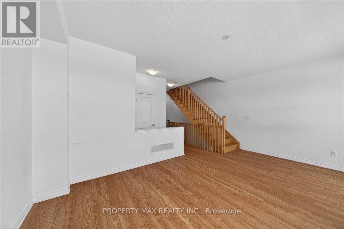 775 Chinook Path, Oshawa, ON - Indoor Photo Showing Other Room