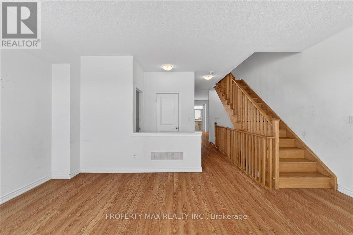 775 Chinook Path, Oshawa, ON - Indoor Photo Showing Other Room