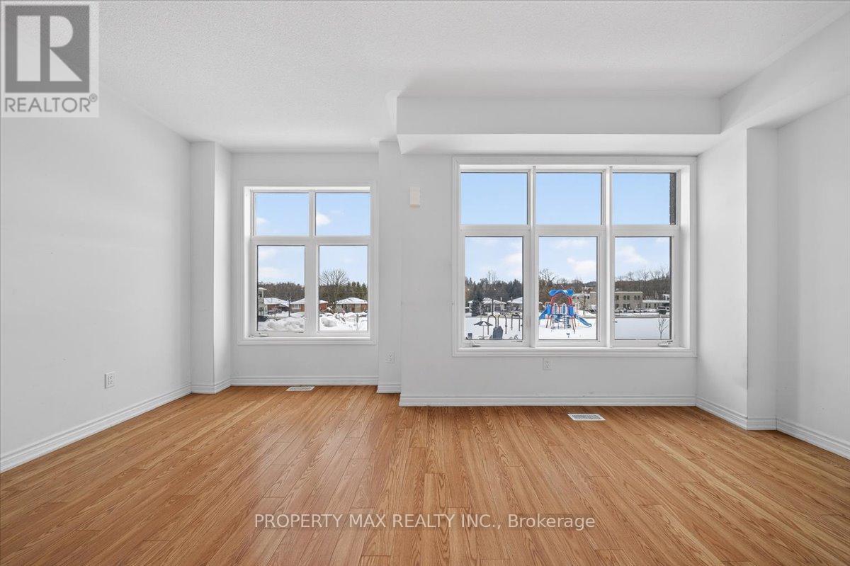 775 Chinook Path, Oshawa, ON - Indoor Photo Showing Other Room