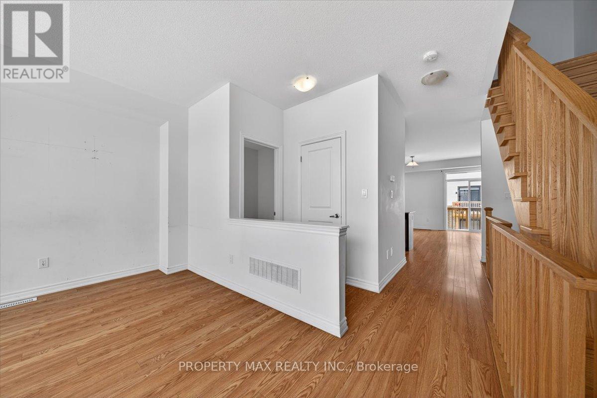 775 Chinook Path, Oshawa, ON - Indoor Photo Showing Other Room