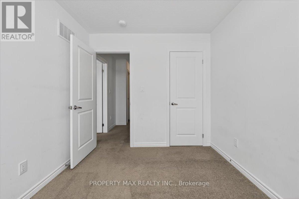 775 Chinook Path, Oshawa, ON - Indoor Photo Showing Other Room