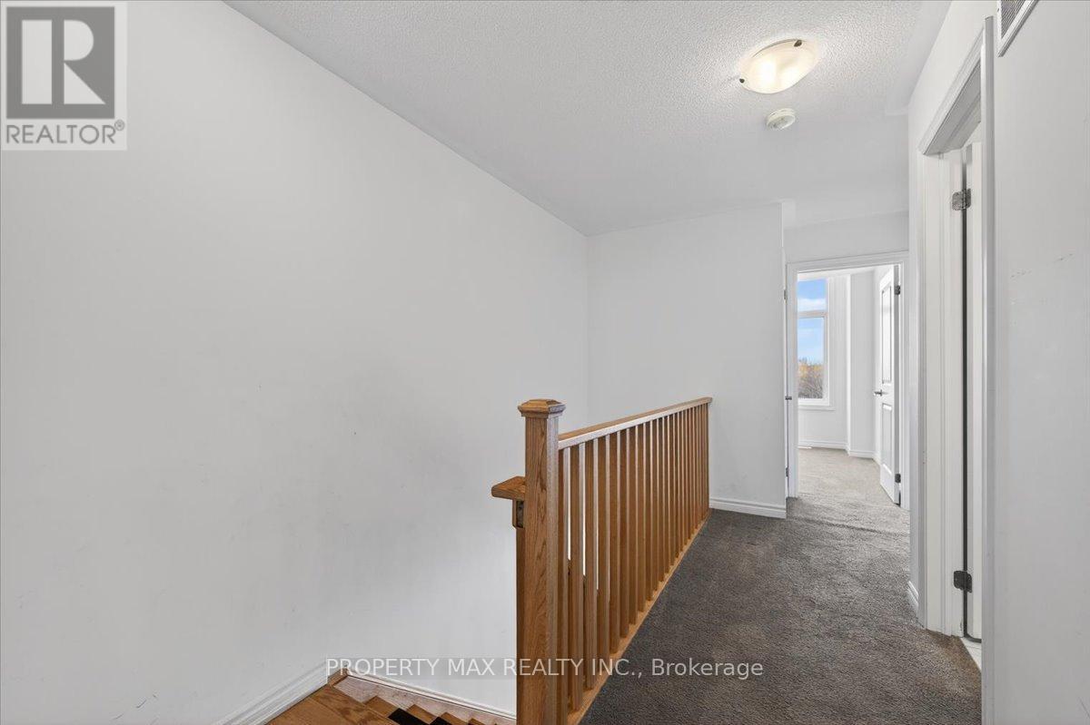 775 Chinook Path, Oshawa, ON - Indoor Photo Showing Other Room