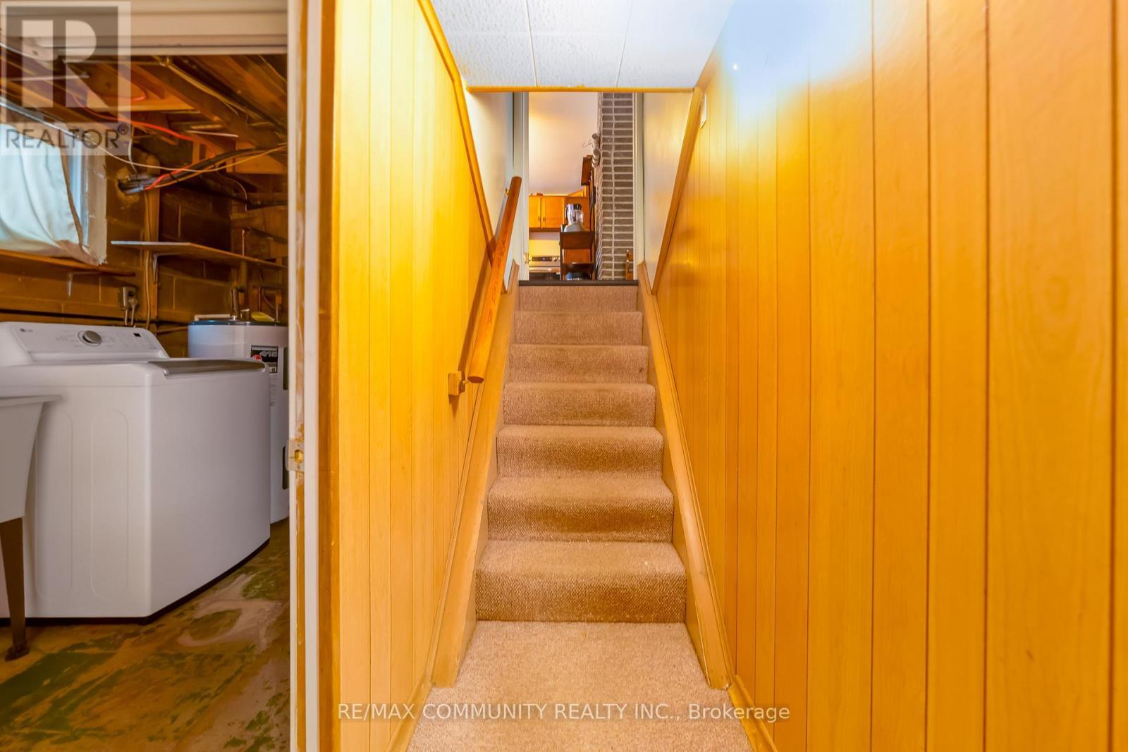 15 Ben Stanton Boulevard, Toronto, ON - Indoor Photo Showing Laundry Room