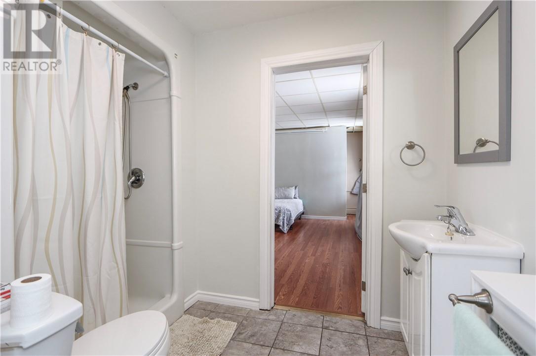 14 Domenico Street, Copper Cliff, ON - Indoor Photo Showing Bathroom