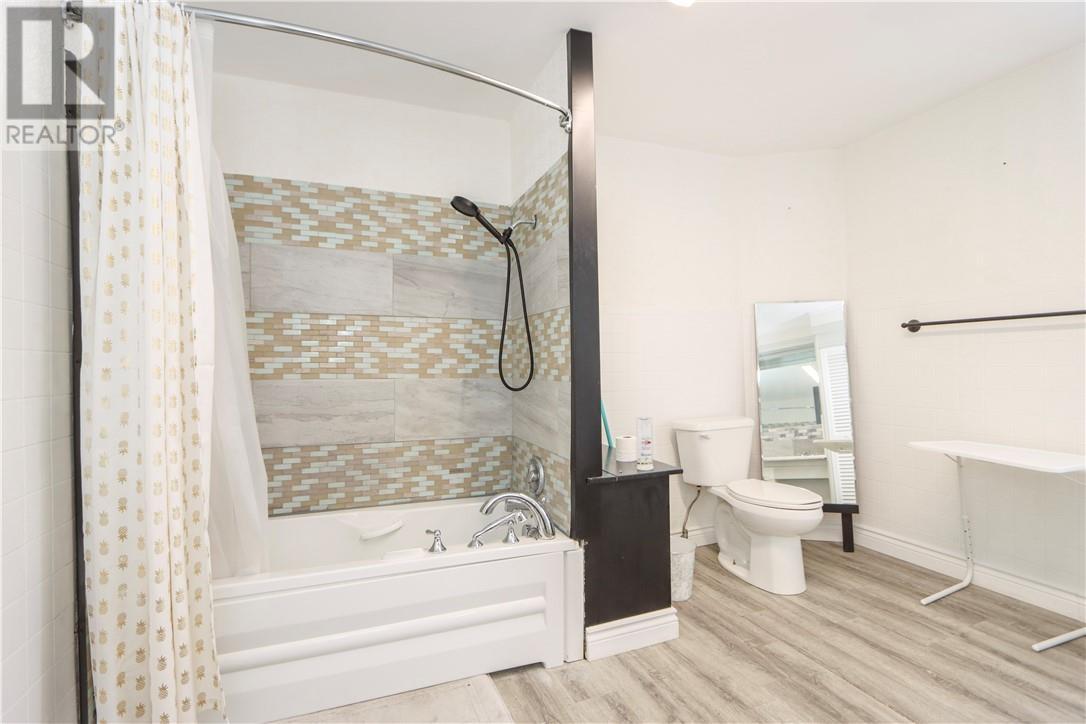 14 Domenico Street, Copper Cliff, ON - Indoor Photo Showing Bathroom