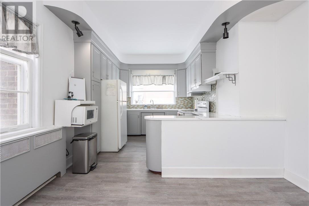 14 Domenico Street, Copper Cliff, ON - Indoor Photo Showing Kitchen