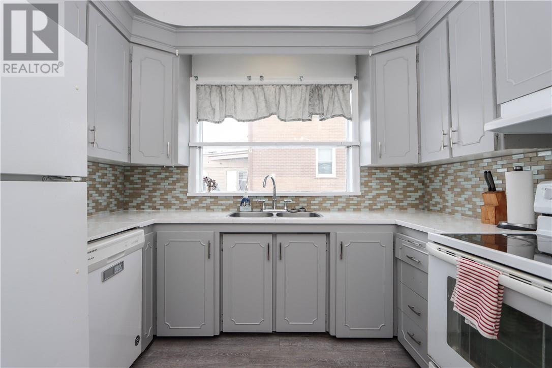 14 Domenico Street, Copper Cliff, ON - Indoor Photo Showing Kitchen With Double Sink