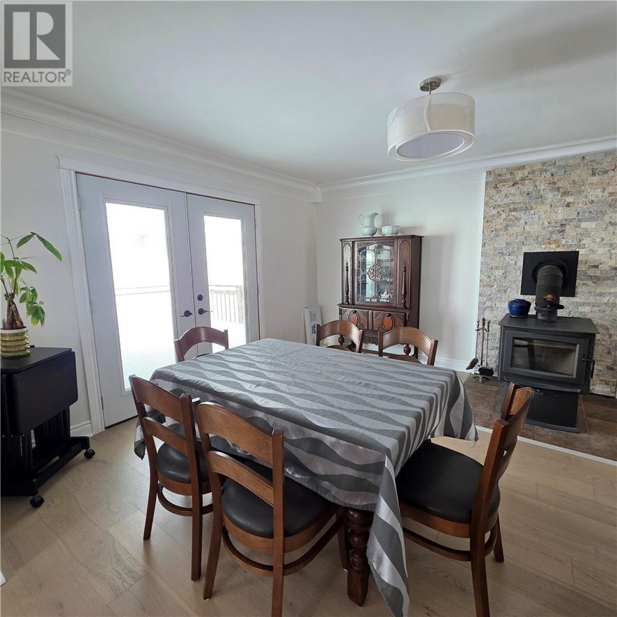 431 Elbow Lake Road, Sudbury, ON - Indoor Photo Showing Dining Room