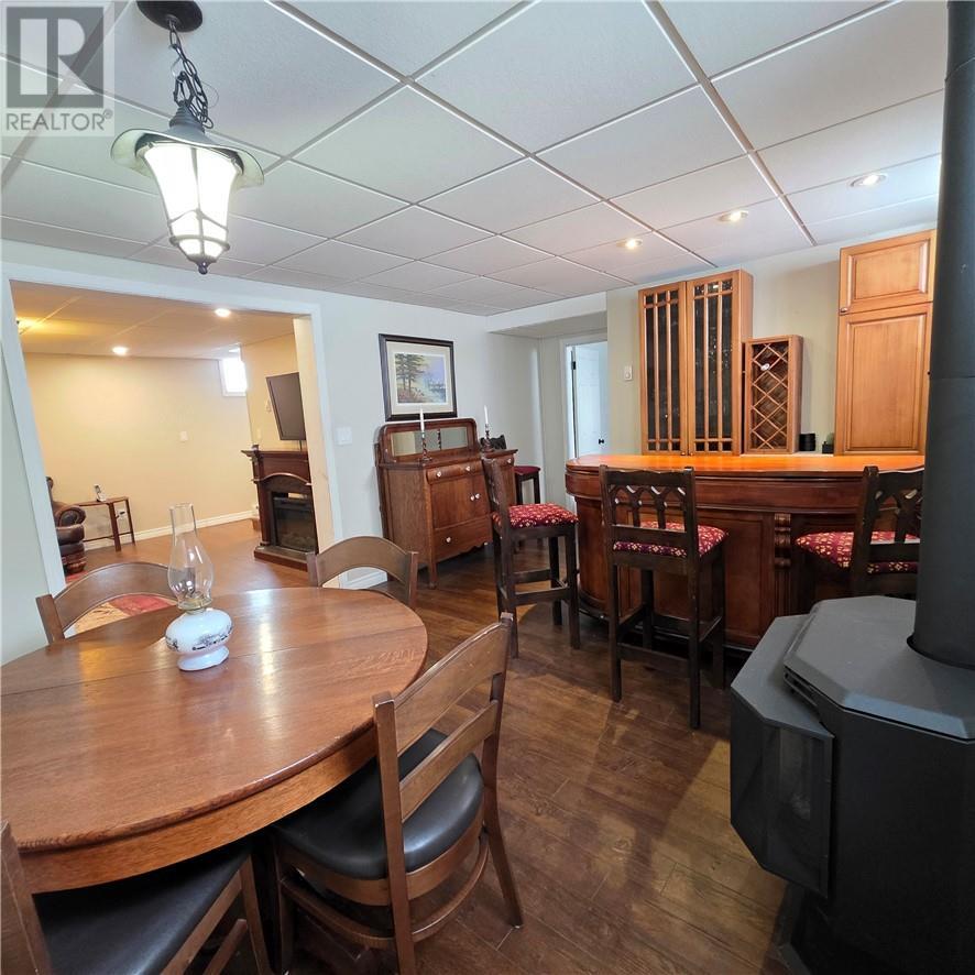 431 Elbow Lake Road, Sudbury, ON - Indoor Photo Showing Dining Room