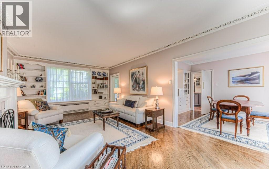 71 Rusholme Road, Kitchener, ON - Indoor Photo Showing Living Room