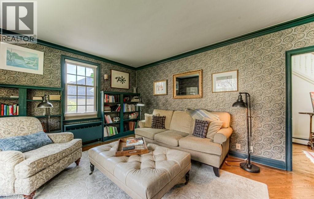 71 Rusholme Road, Kitchener, ON - Indoor Photo Showing Living Room