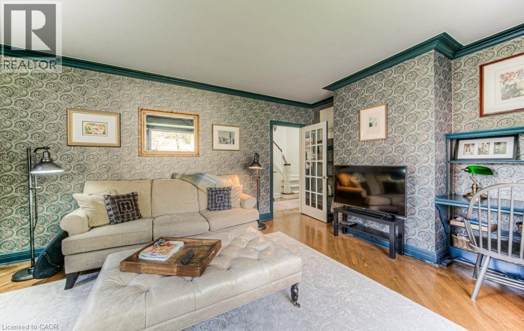 71 Rusholme Road, Kitchener, ON - Indoor Photo Showing Living Room