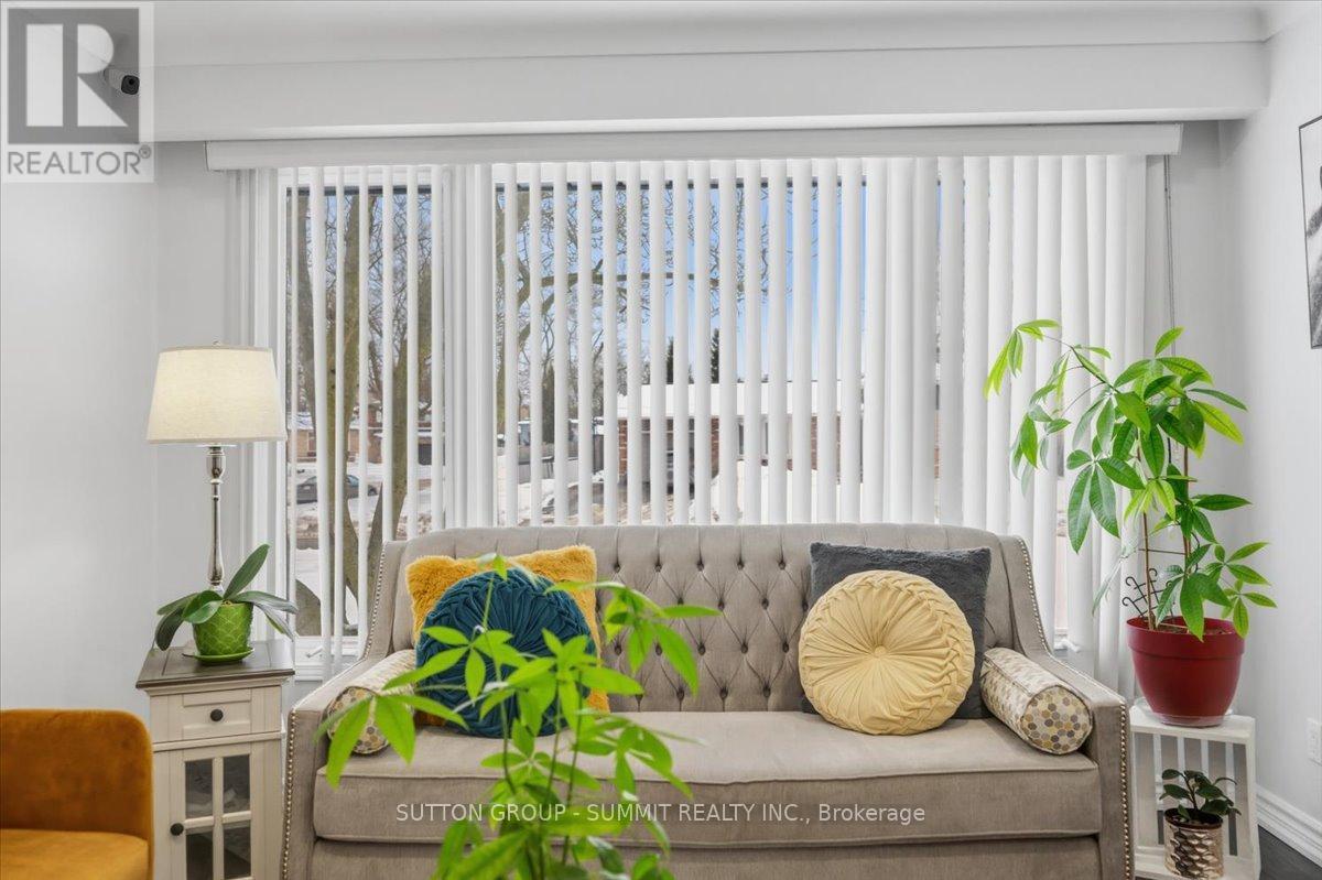 22 Oak Street, Welland, ON - Indoor Photo Showing Other Room