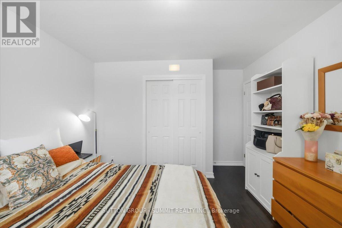 22 Oak Street, Welland, ON - Indoor Photo Showing Bedroom