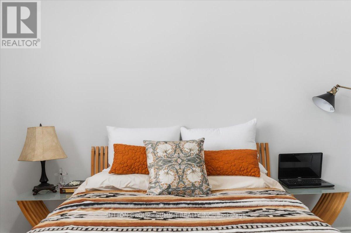 22 Oak Street, Welland, ON - Indoor Photo Showing Bedroom