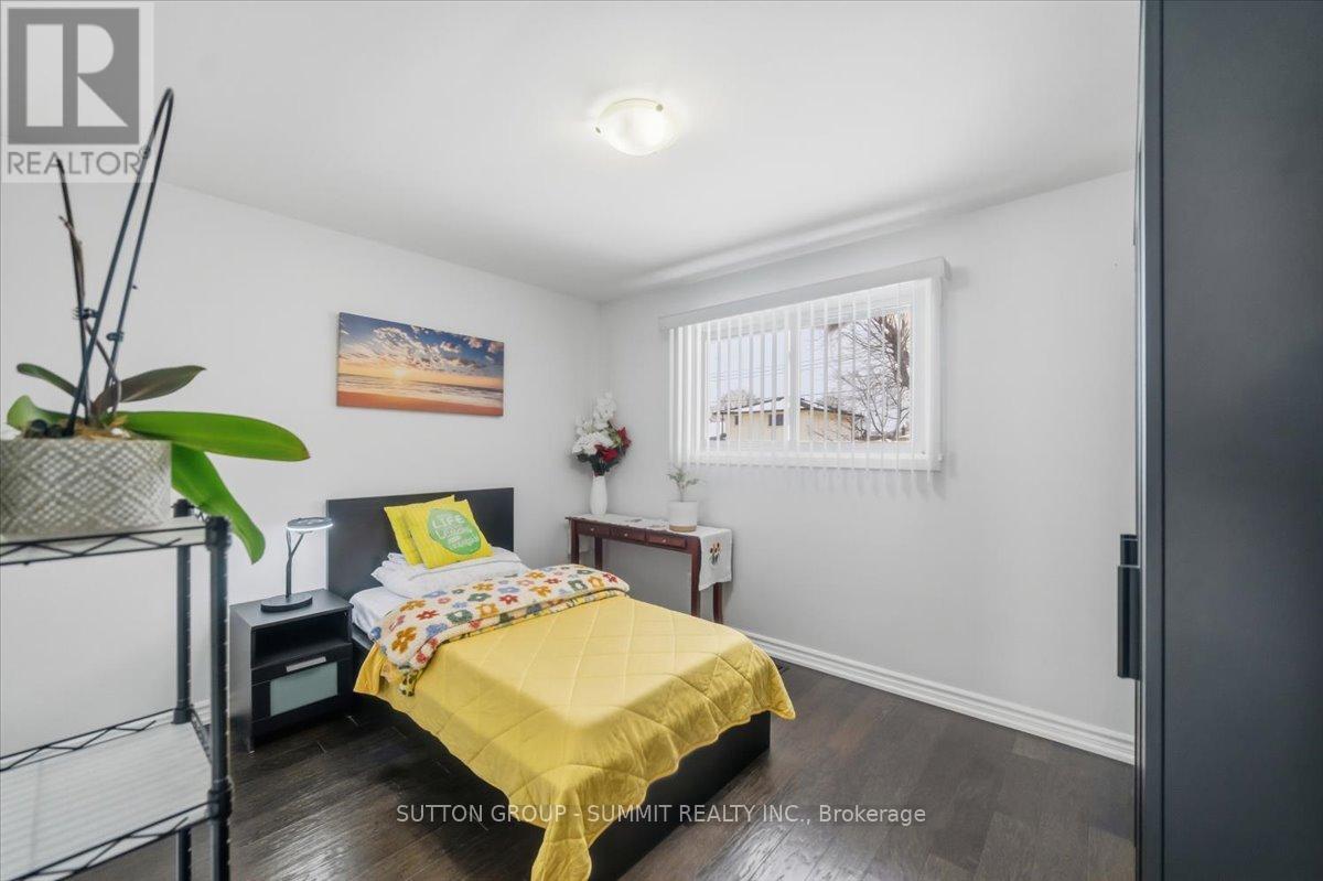 22 Oak Street, Welland, ON - Indoor Photo Showing Bedroom