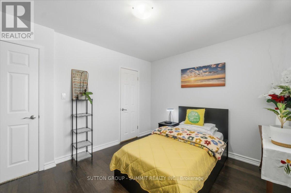 22 Oak Street, Welland, ON - Indoor Photo Showing Bedroom