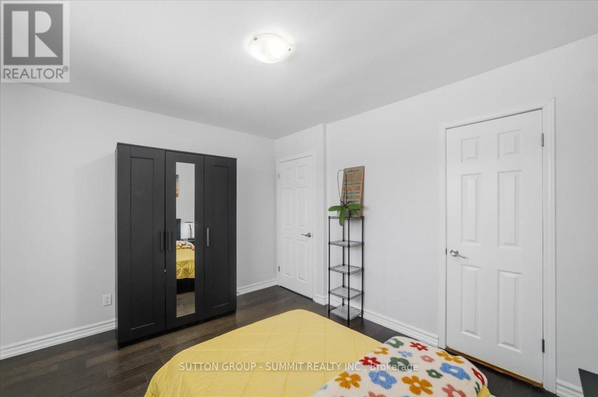 22 Oak Street, Welland, ON - Indoor Photo Showing Bedroom