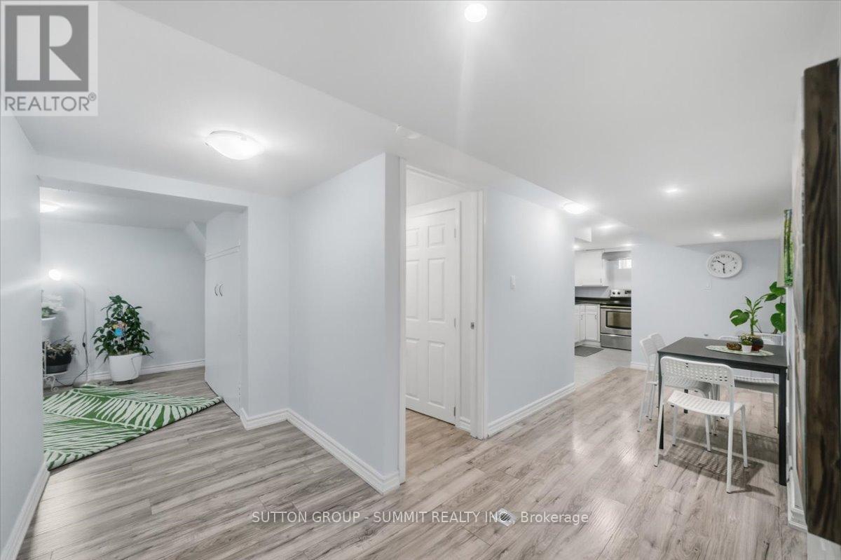 22 Oak Street, Welland, ON - Indoor Photo Showing Other Room