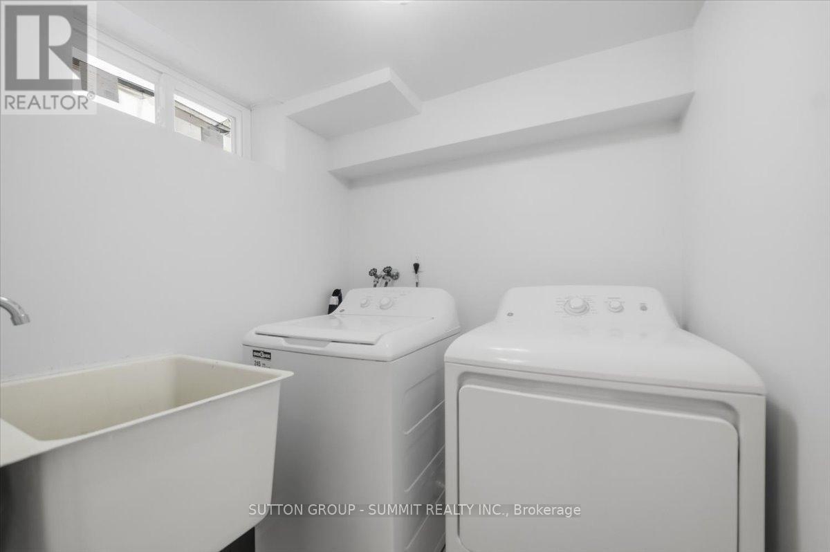 22 Oak Street, Welland, ON - Indoor Photo Showing Laundry Room