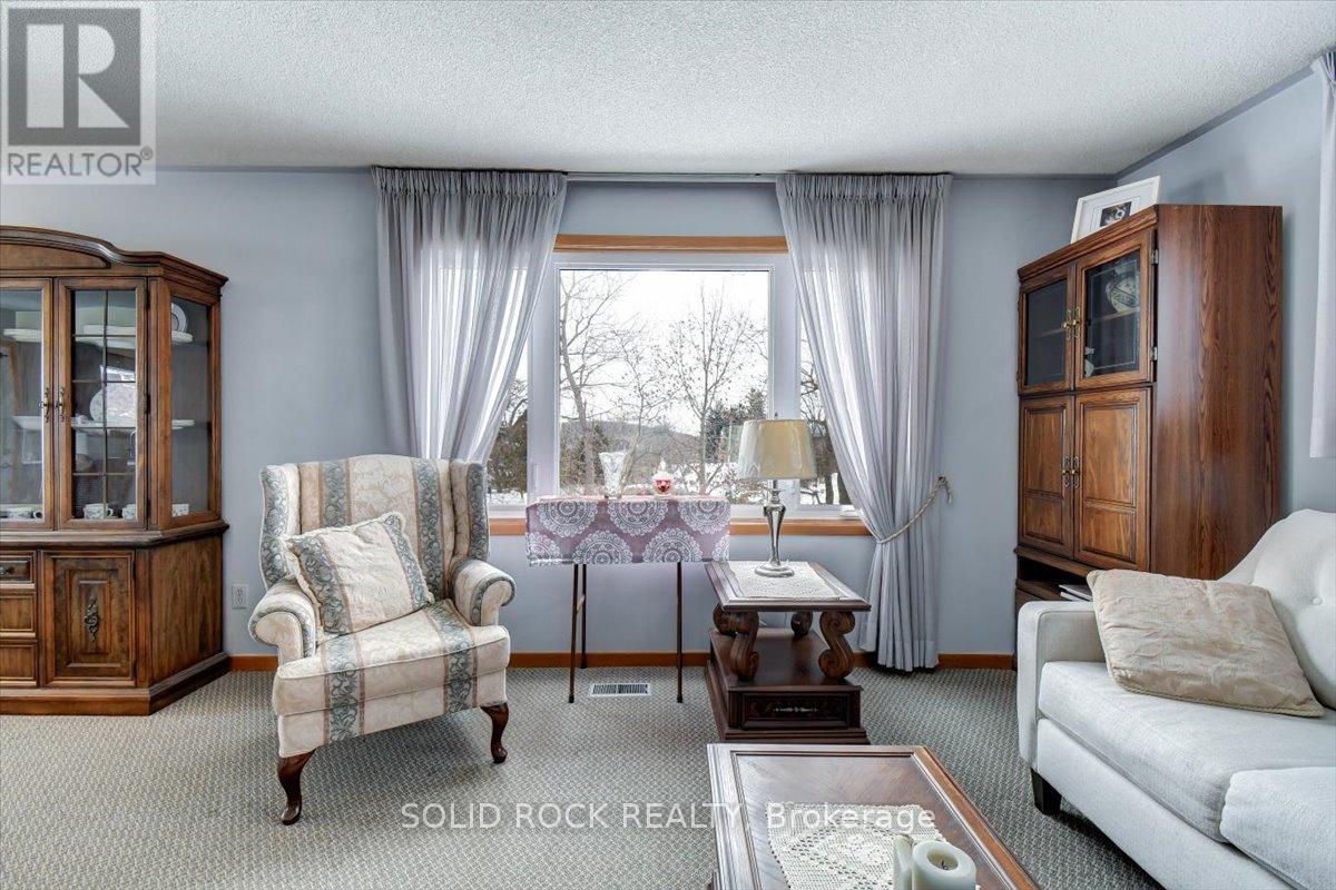 111 Church Street, Trent Hills, ON - Indoor Photo Showing Living Room