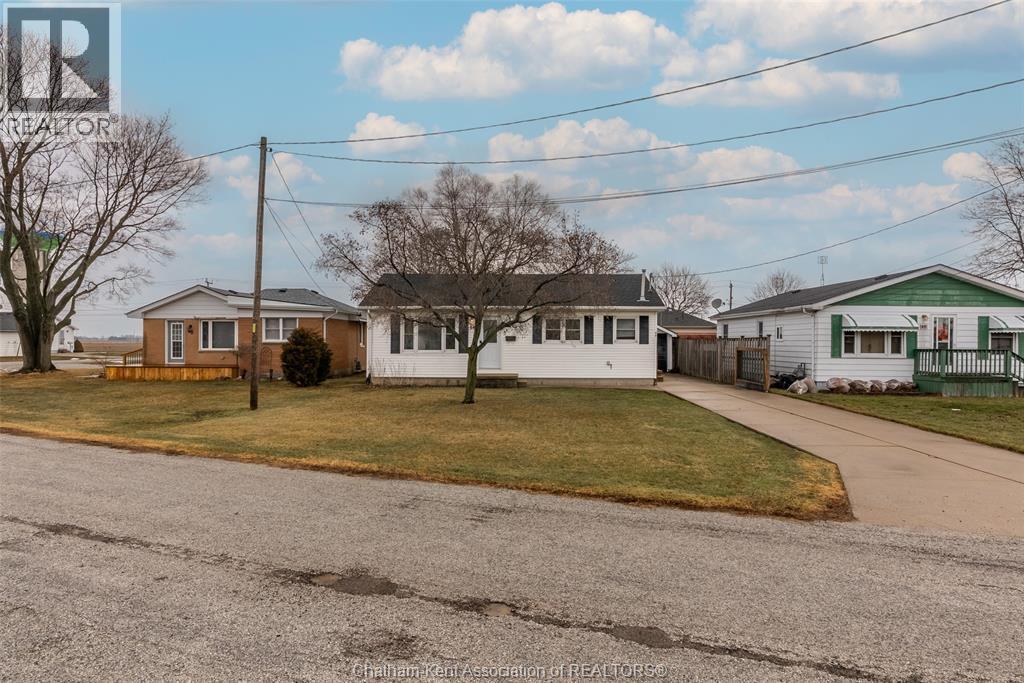 64 David Street, Wallaceburg, ON - Outdoor