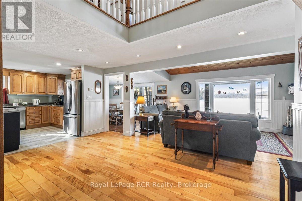 119 Kingston Drive, West Grey, ON - Indoor Photo Showing Other Room