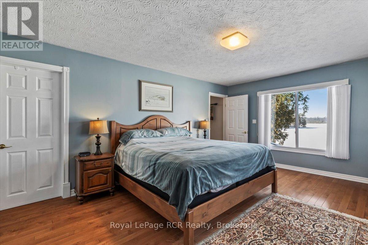 119 Kingston Drive, West Grey, ON - Indoor Photo Showing Bedroom