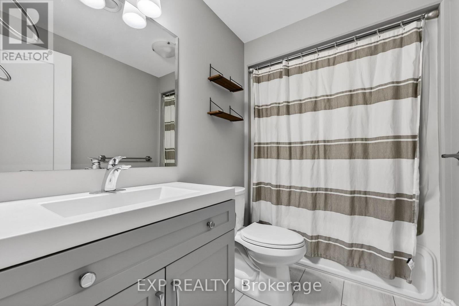 25 Virginia Crescent, Belleville (Thurlow Ward), ON - Indoor Photo Showing Bathroom