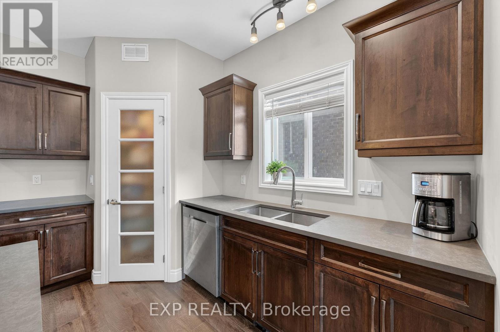 25 Virginia Crescent, Belleville (Thurlow Ward), ON - Indoor Photo Showing Kitchen With Double Sink