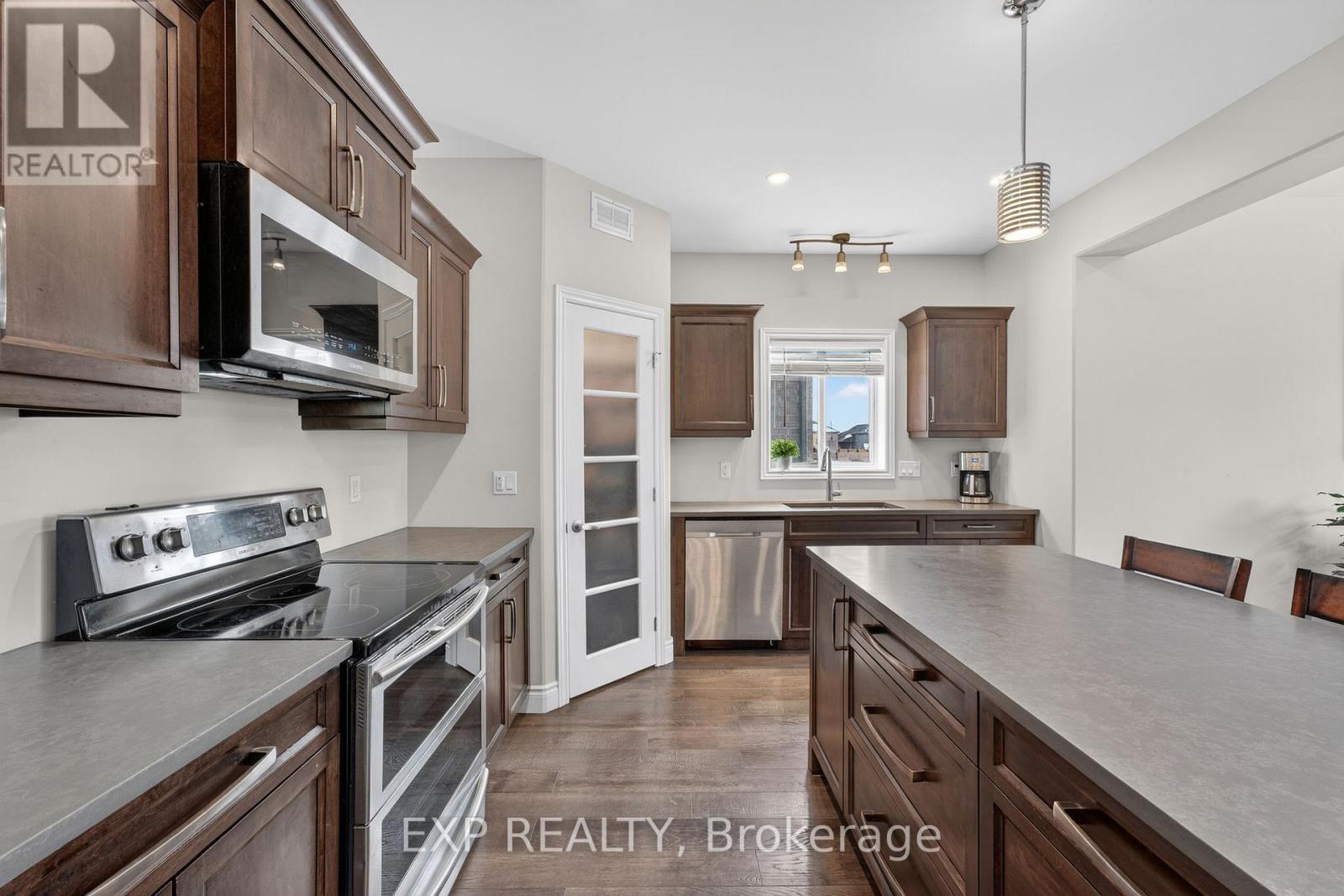 25 Virginia Crescent, Belleville (Thurlow Ward), ON - Indoor Photo Showing Kitchen