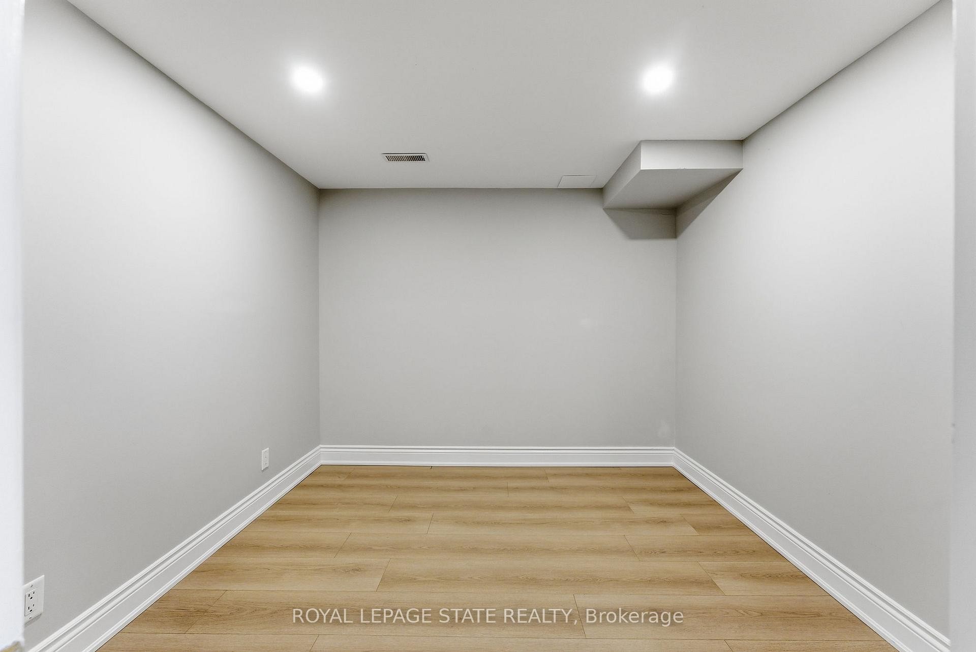 3 Holkham Avenue, Hamilton, ON - Indoor Photo Showing Other Room